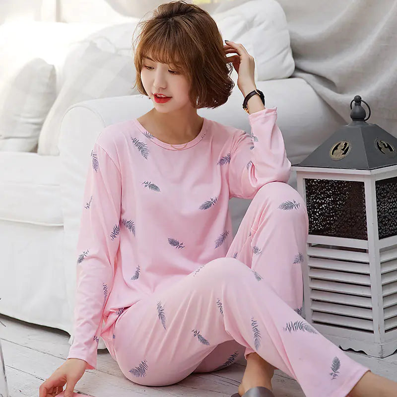 Chic Women's Long-Sleeve Sleepwear Set