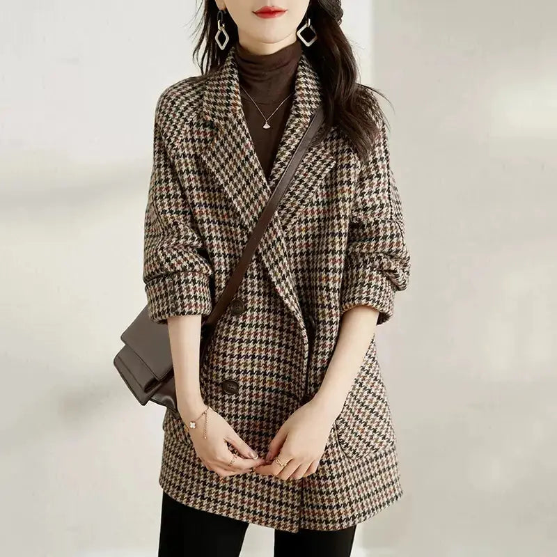 Elegant Wool Mid-Length Women's Jacket