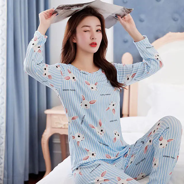 Chic Women's Long-Sleeve Sleepwear Set